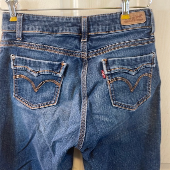 Levi 529  curvy straight  jeans 8M - Picture 3 of 14